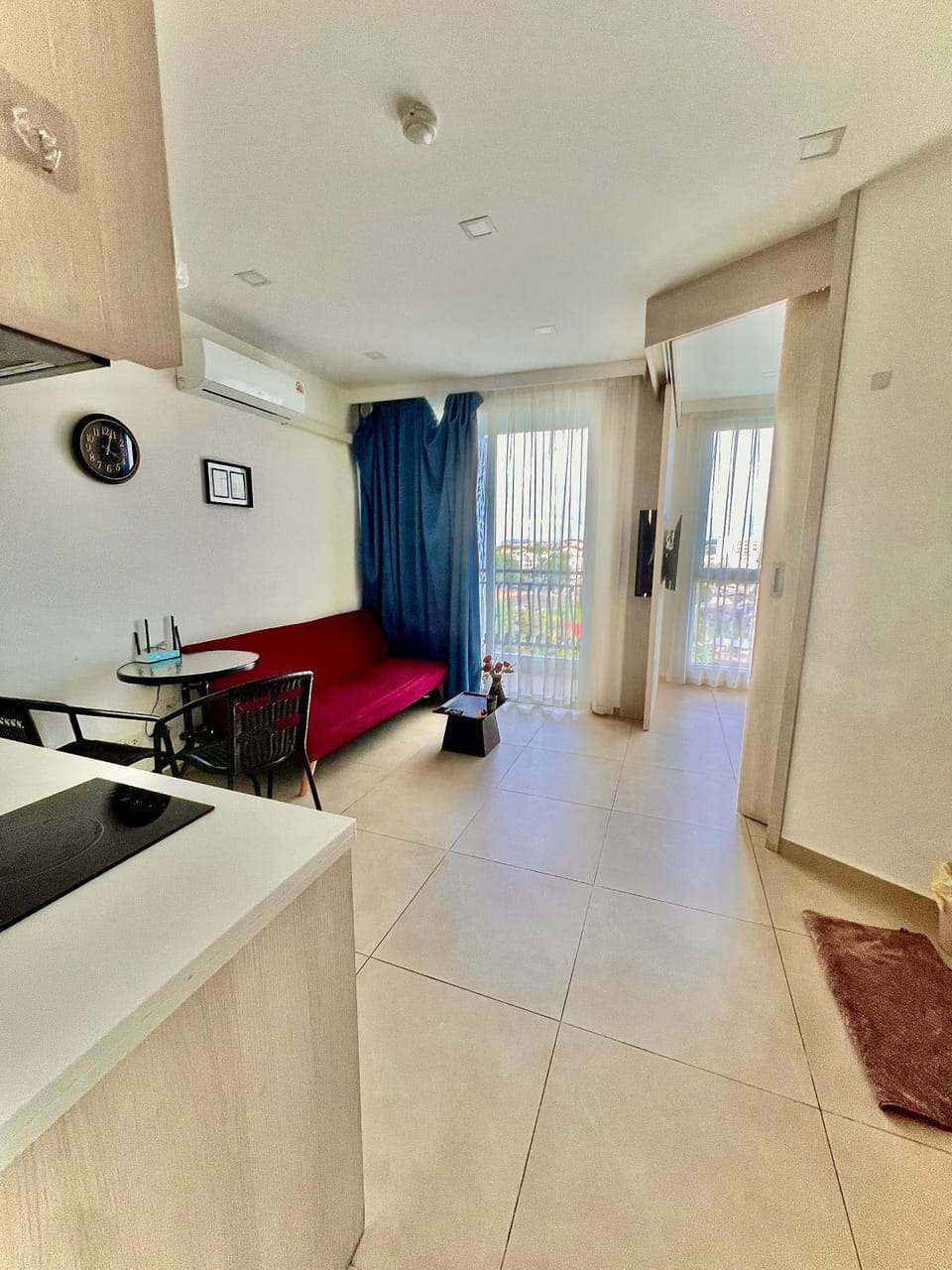 City Garden Olympus balcony near walking street Apartment in Pattaya City