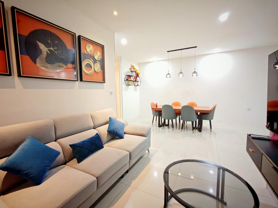 Living room, Dining area