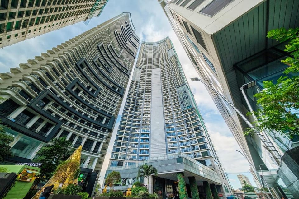 StayHere 3BR Penthouse Knightsbridge Makati Apartment in Mandaluyong