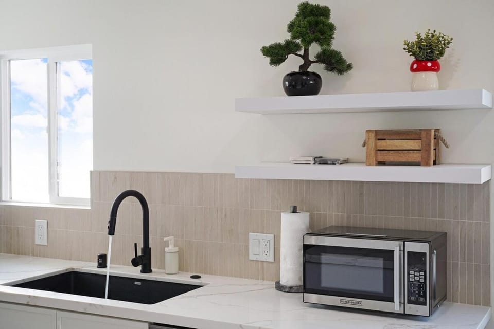 Oceanview Sunset View 3BR Luxe Home Yard Apartment in Pacifica