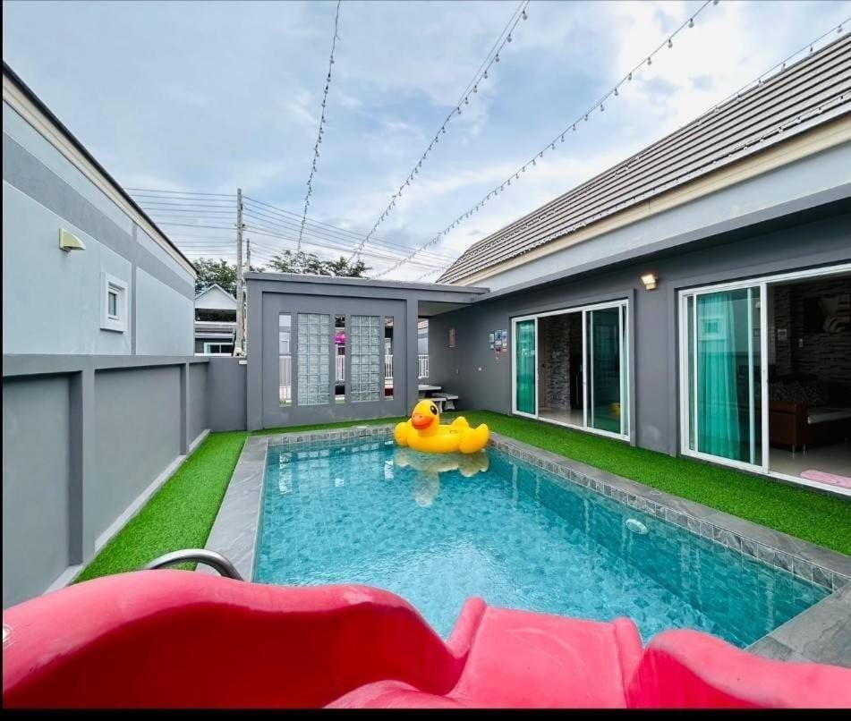 Funny Hua-Hin Pool Villa from beach 4km Villa in Hua Hin District
