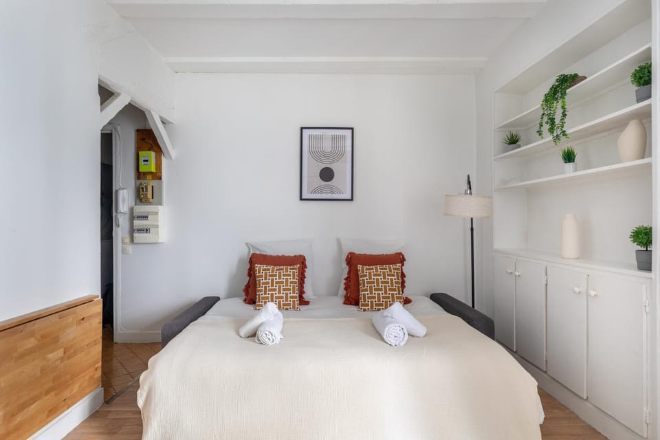 Bed, Bedroom