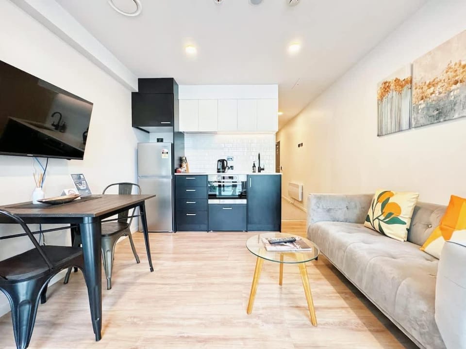 Central Location Cozy Studio with Pool Gym & Sauna Nearby Skytower Apartment in Auckland