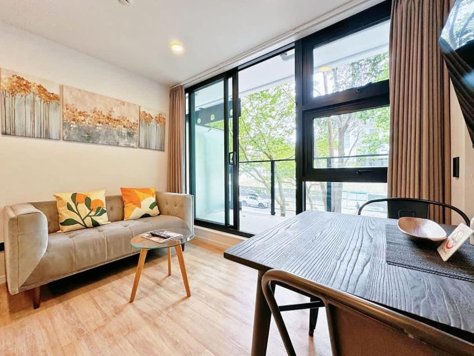 Central Location Cozy Studio with Pool Gym & Sauna Nearby Skytower Apartment in Auckland
