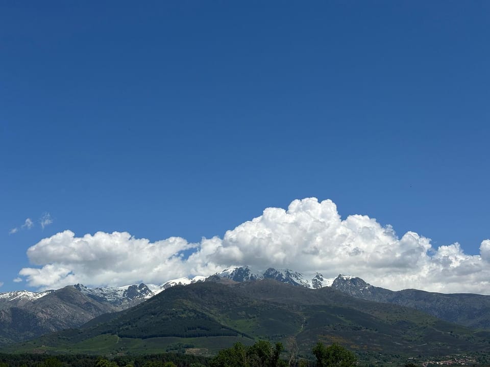 Nearby landmark, Natural landscape, Mountain view