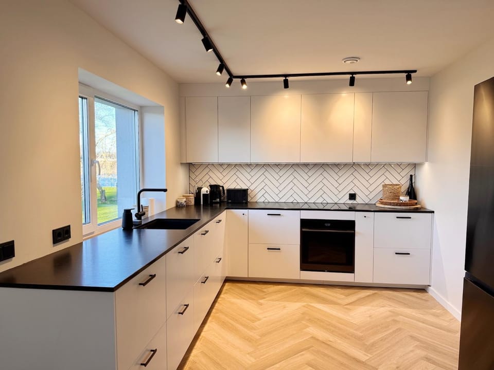 oven, kitchen