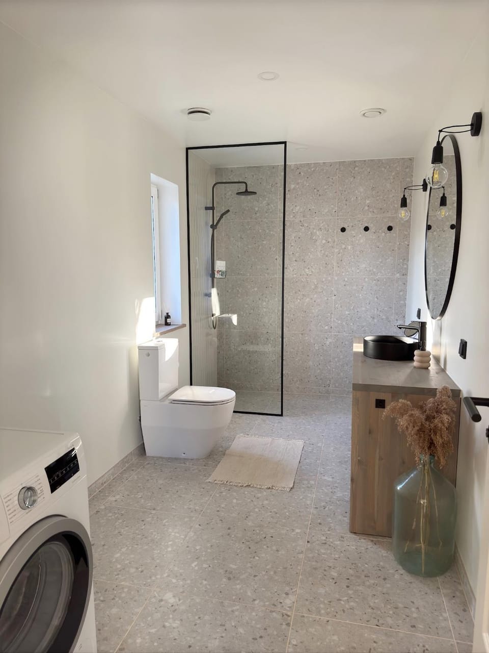 Shower, Toilet, Bathroom, washing machine