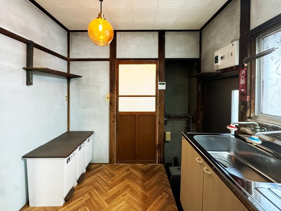 Kitchen or kitchenette, kitchen
