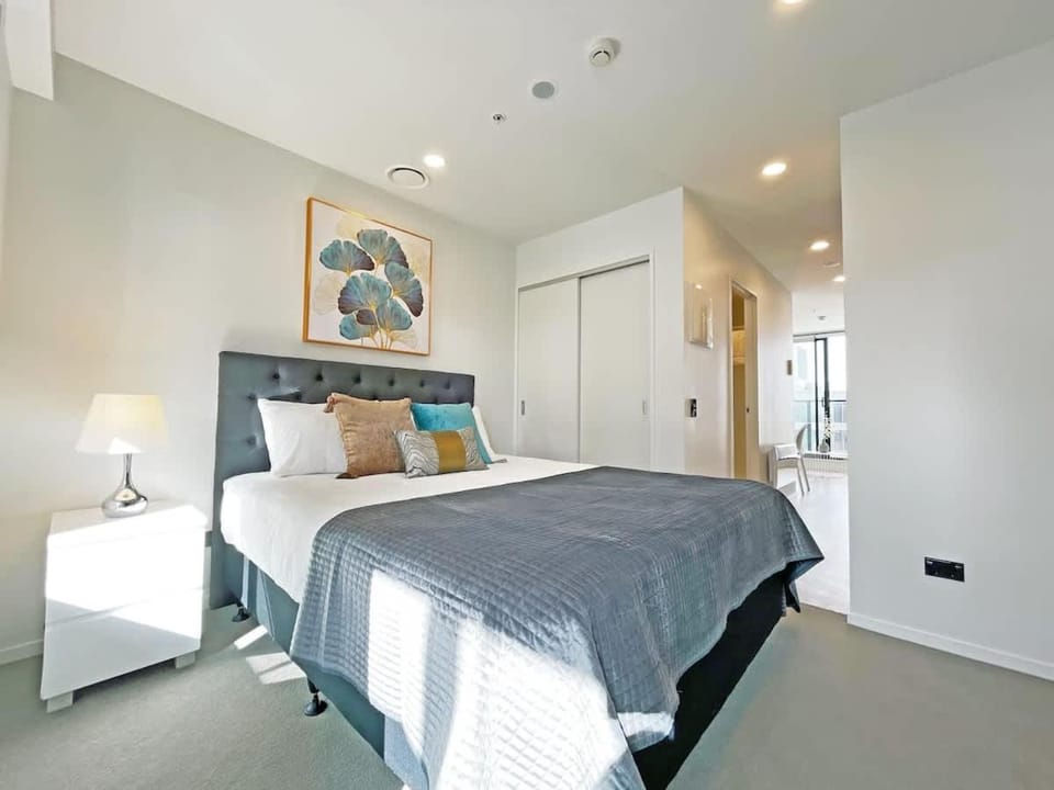 Stylish & Cozy 1 Bedroom Penthouse Apartment in CBD Near Skytower- Pool Gym Sauna Apartment in Auckland
