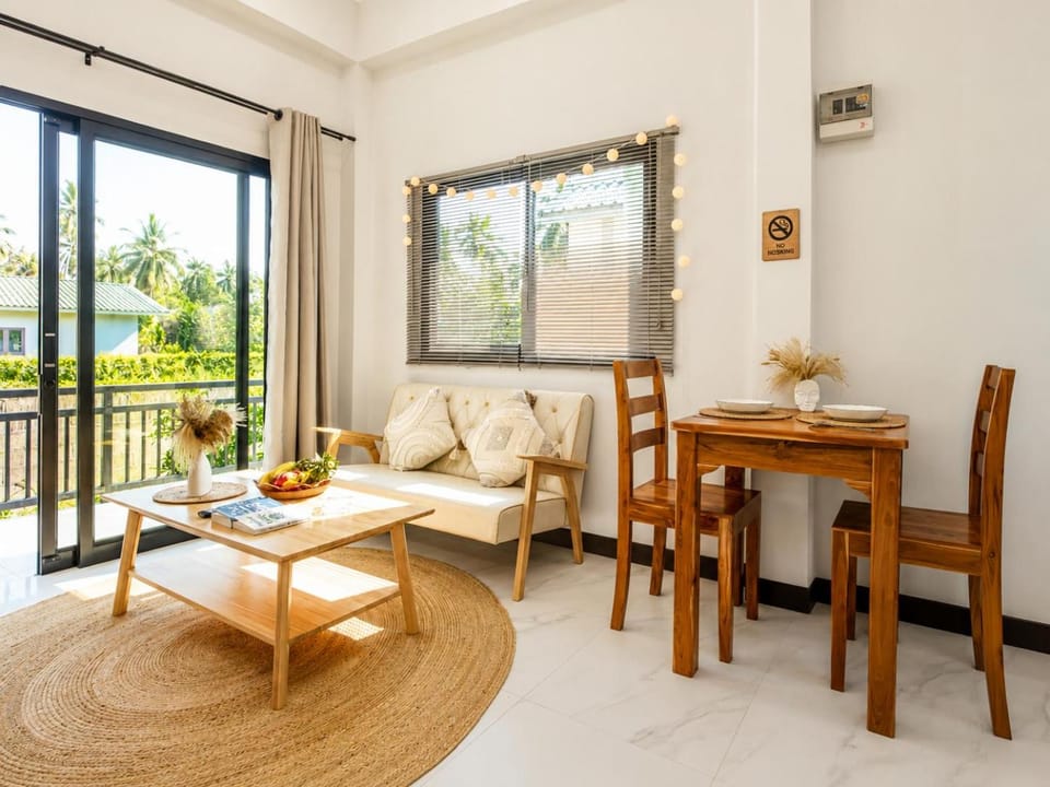 Living room, Seating area, Dining area, air conditioner