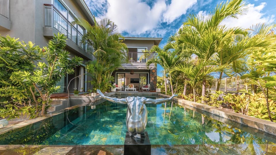 Property building, Spring, Day, Garden, Garden view, Pool view, Swimming pool, sunbed