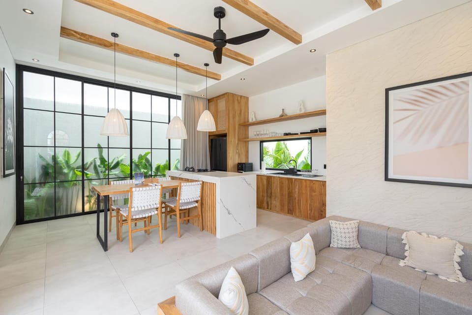 Kitchen or kitchenette, Living room, Dining area