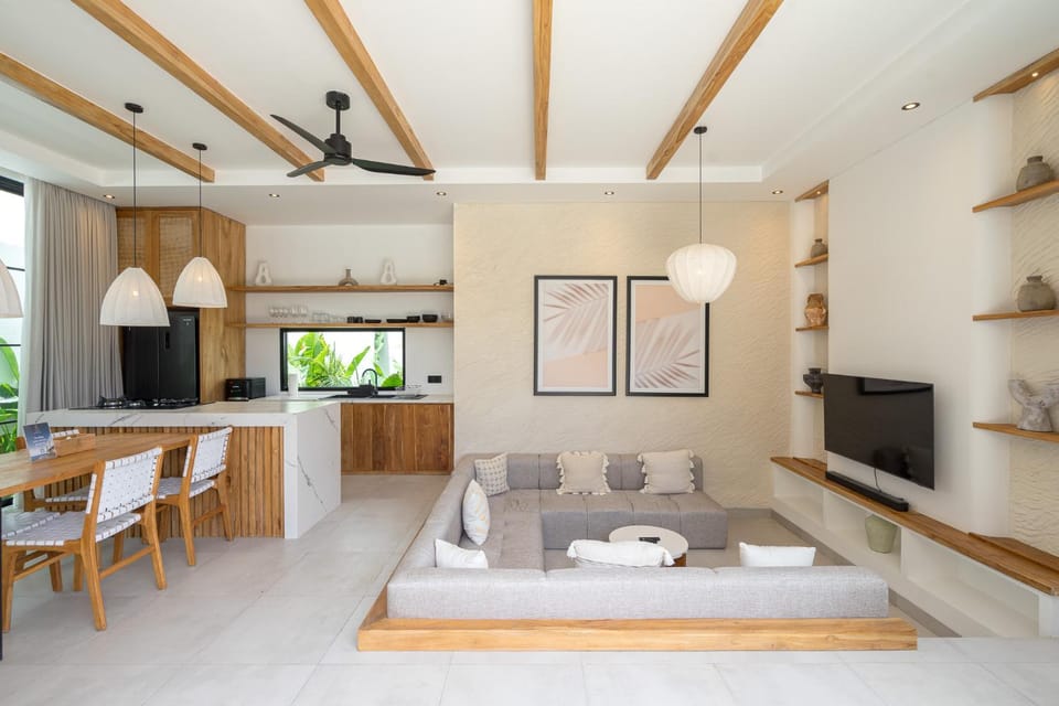 TV and multimedia, Kitchen or kitchenette, Living room, Photo of the whole room, Seating area, Dining area