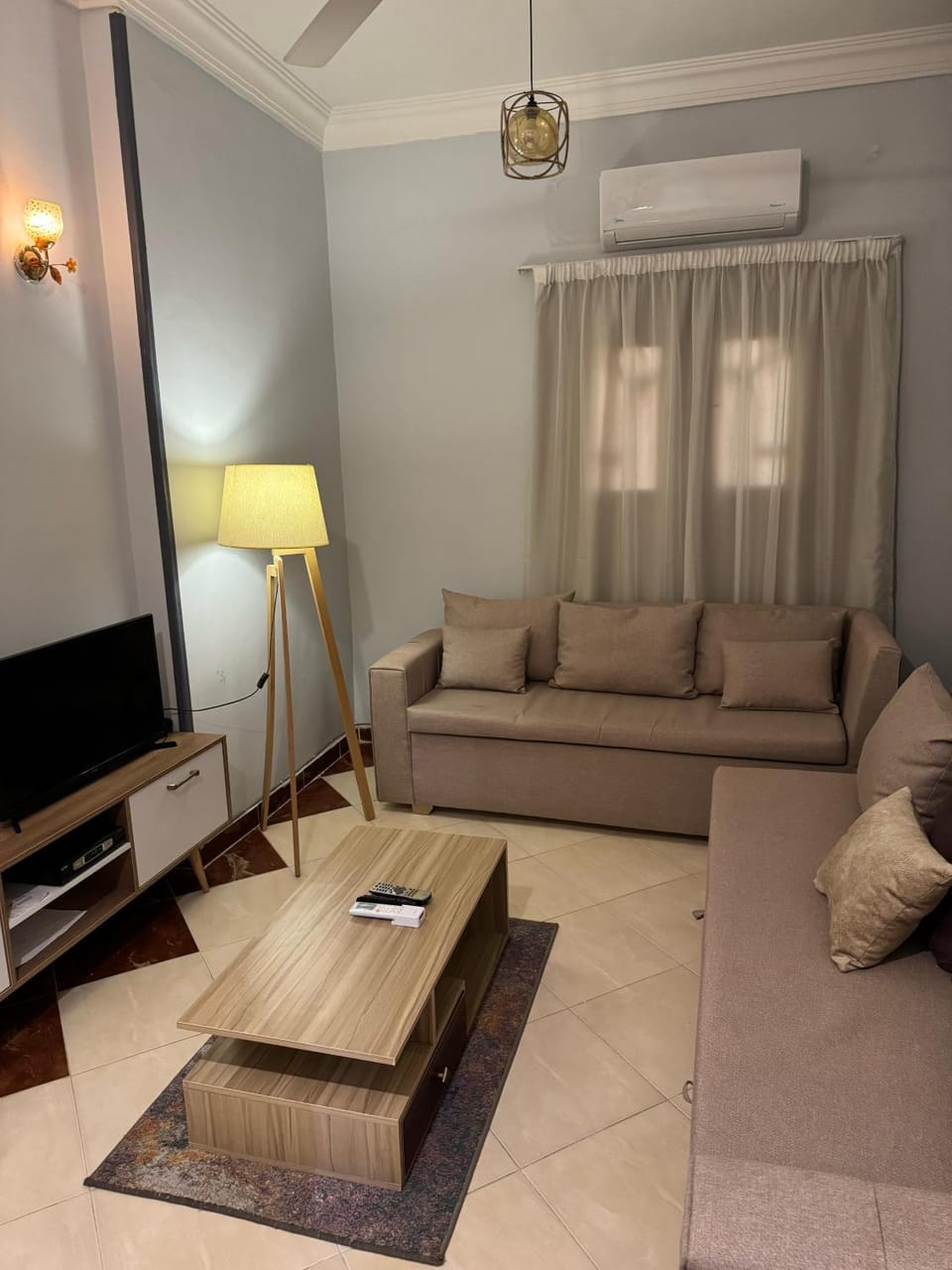 TV and multimedia, Living room, Seating area