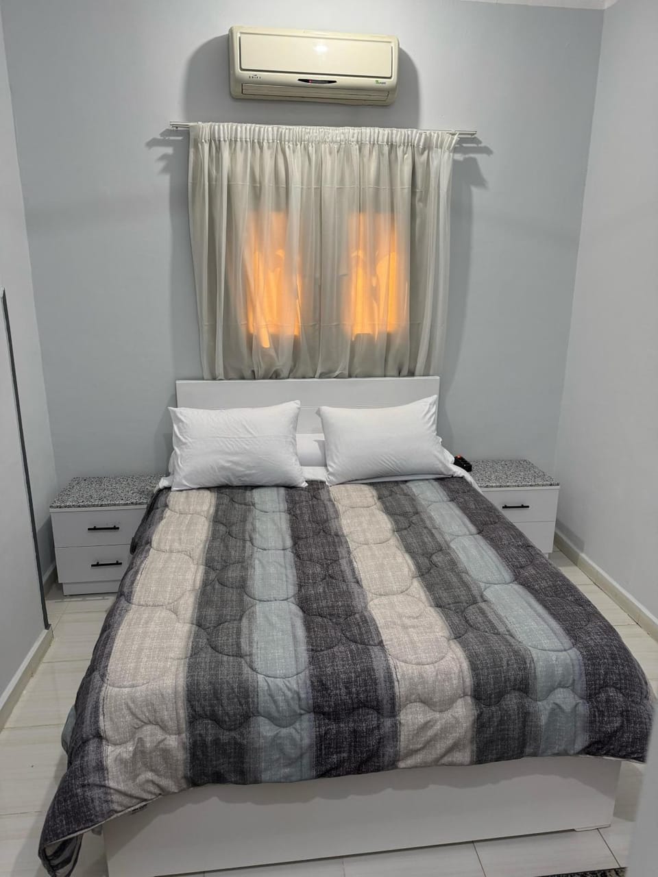 Bed, Bedroom, air conditioner