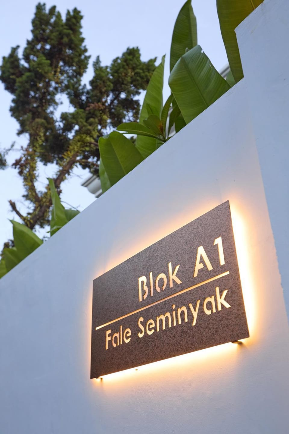 Facade/entrance, Logo/Certificate/Sign