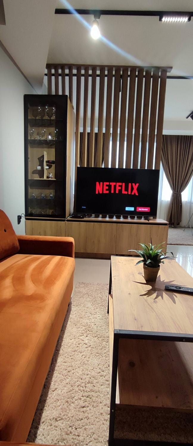 Communal lounge/ TV room, TV and multimedia, Living room