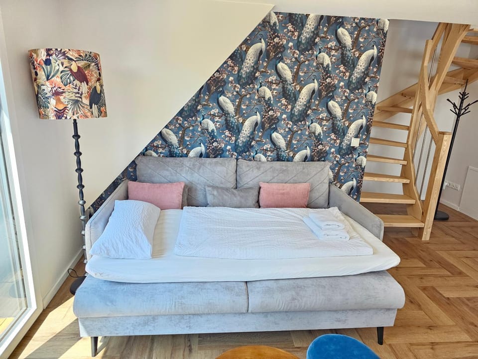 Bed, Living room, Seating area