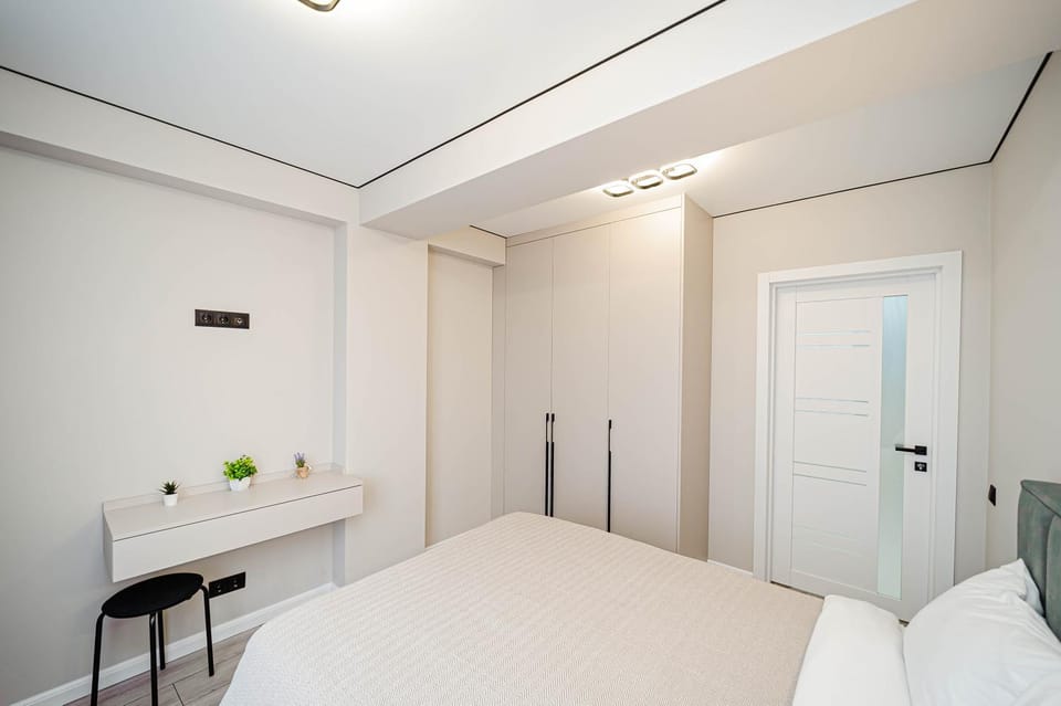 Bed, Photo of the whole room, Bedroom, wardrobe