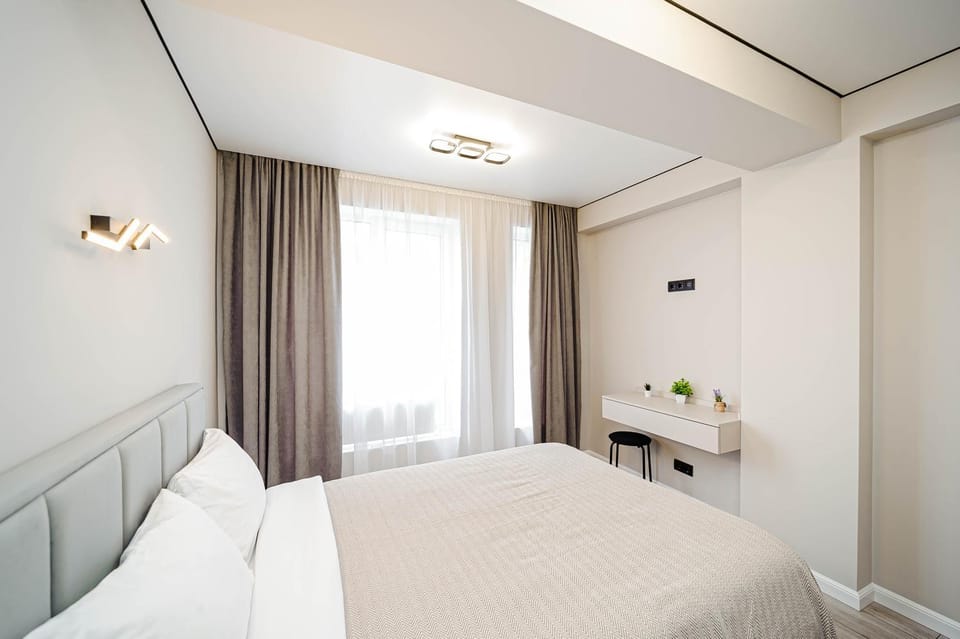 Photo of the whole room, Bedroom