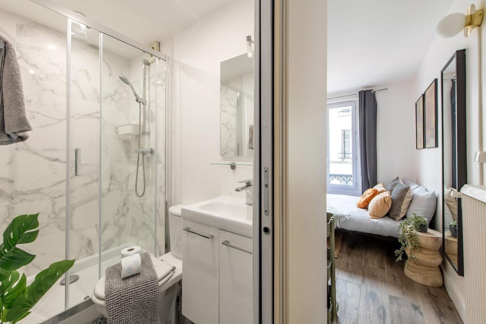 Bathroom, Photo of the whole room