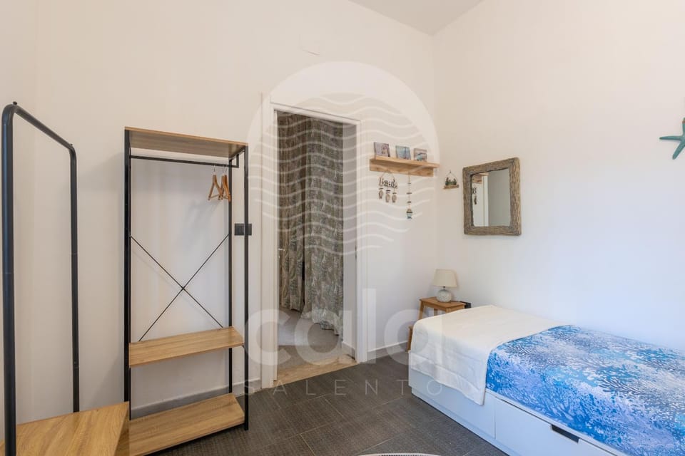 Shower, Bed, Photo of the whole room, Bedroom
