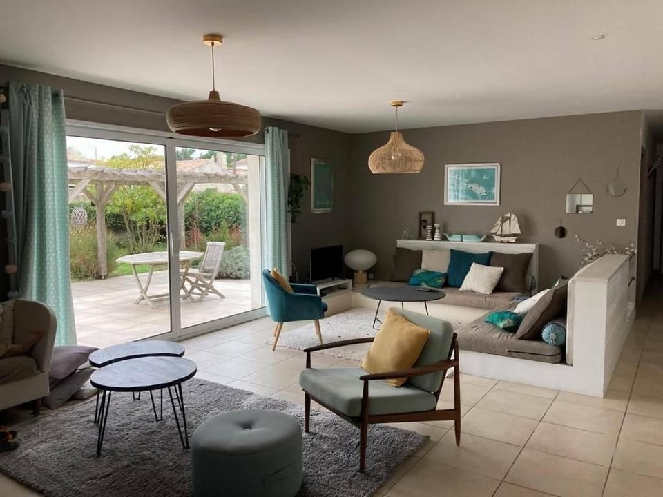 Living room, Seating area