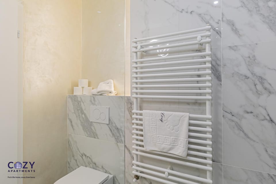 Bathroom, towels