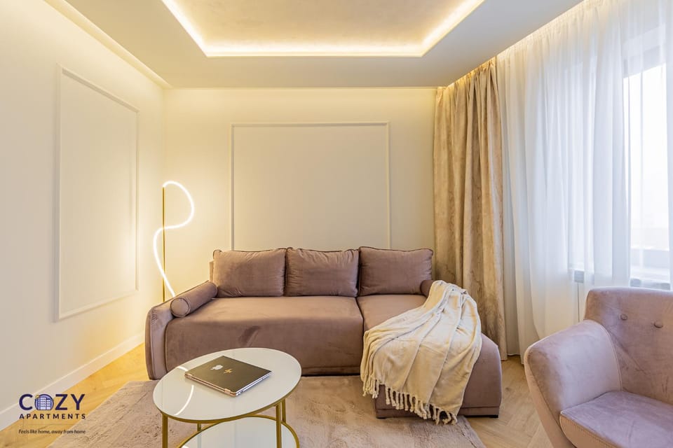 Bed, Living room, Photo of the whole room, Seating area, Bedroom