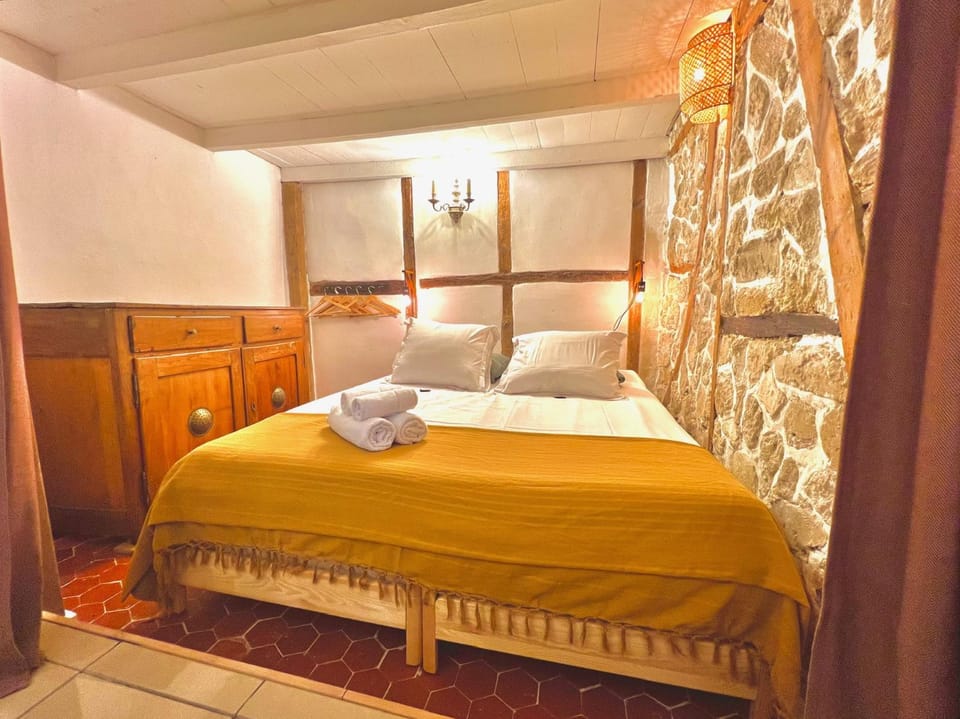 Bed, Bedroom