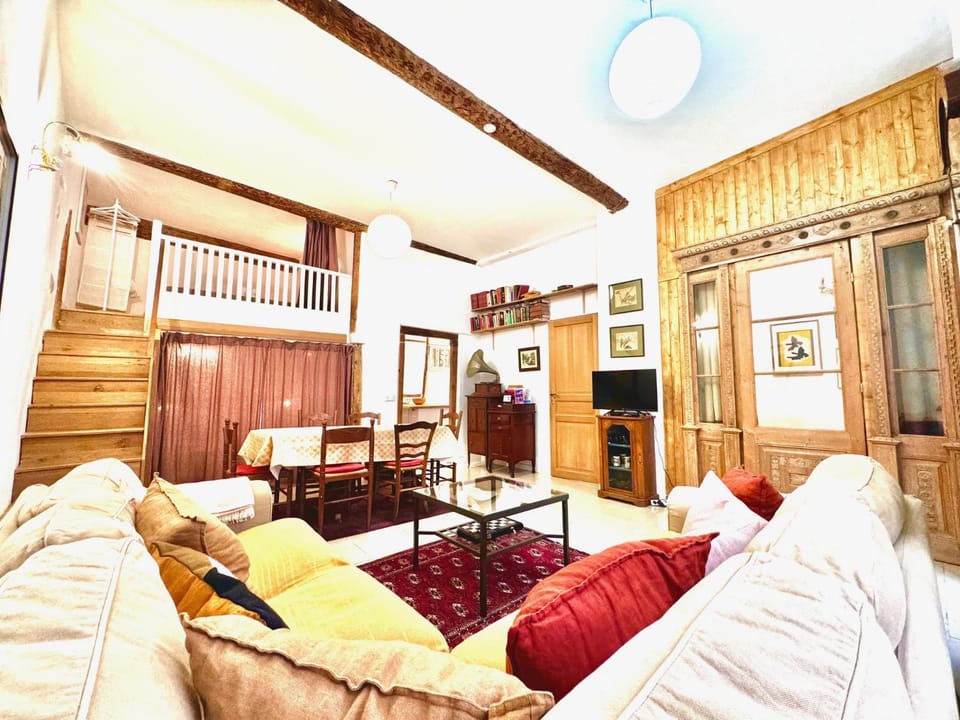 Communal lounge/ TV room, Living room