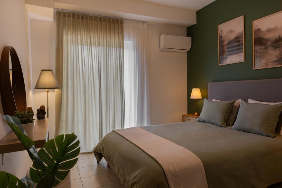 Bed, Photo of the whole room, Bedroom, air conditioner