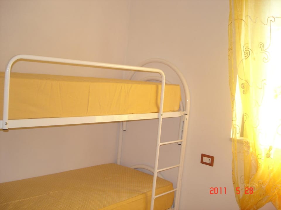 Bed, bunk bed