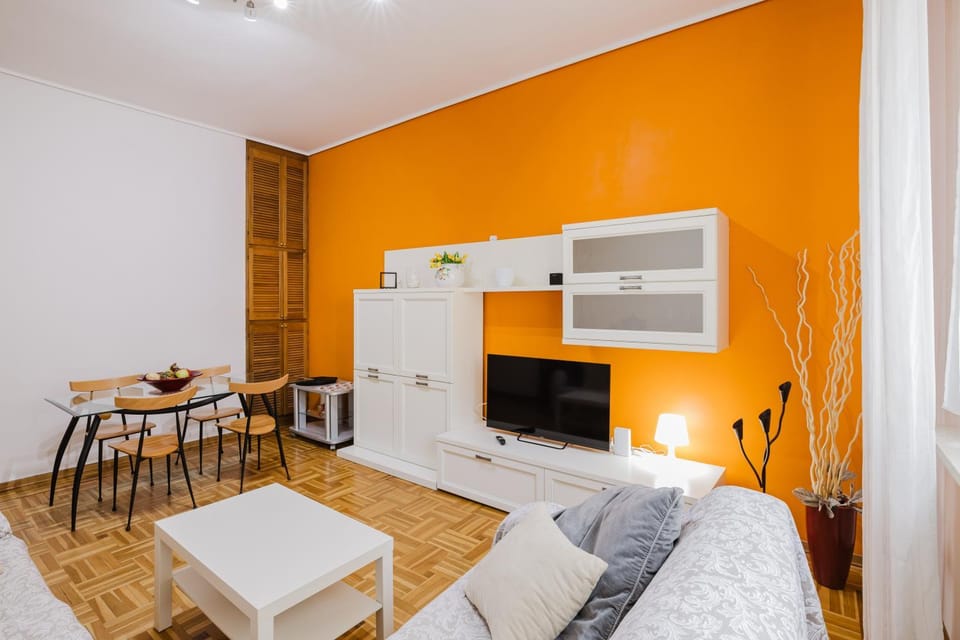 Cozy Home - 2 bedrooms apartment Apartment in Cuneo