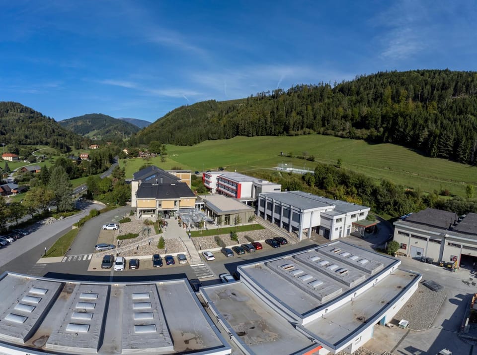 Property building, Bird's eye view, Location