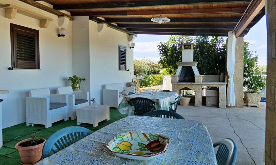 Patio, BBQ facilities, Dining area