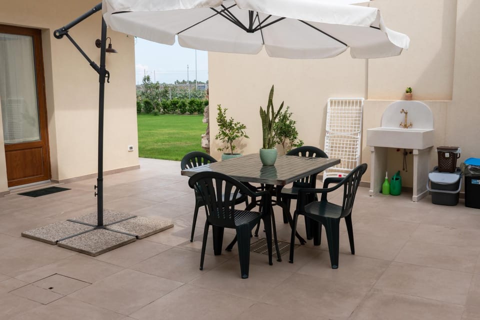 Patio, Garden, Dining area, Garden view