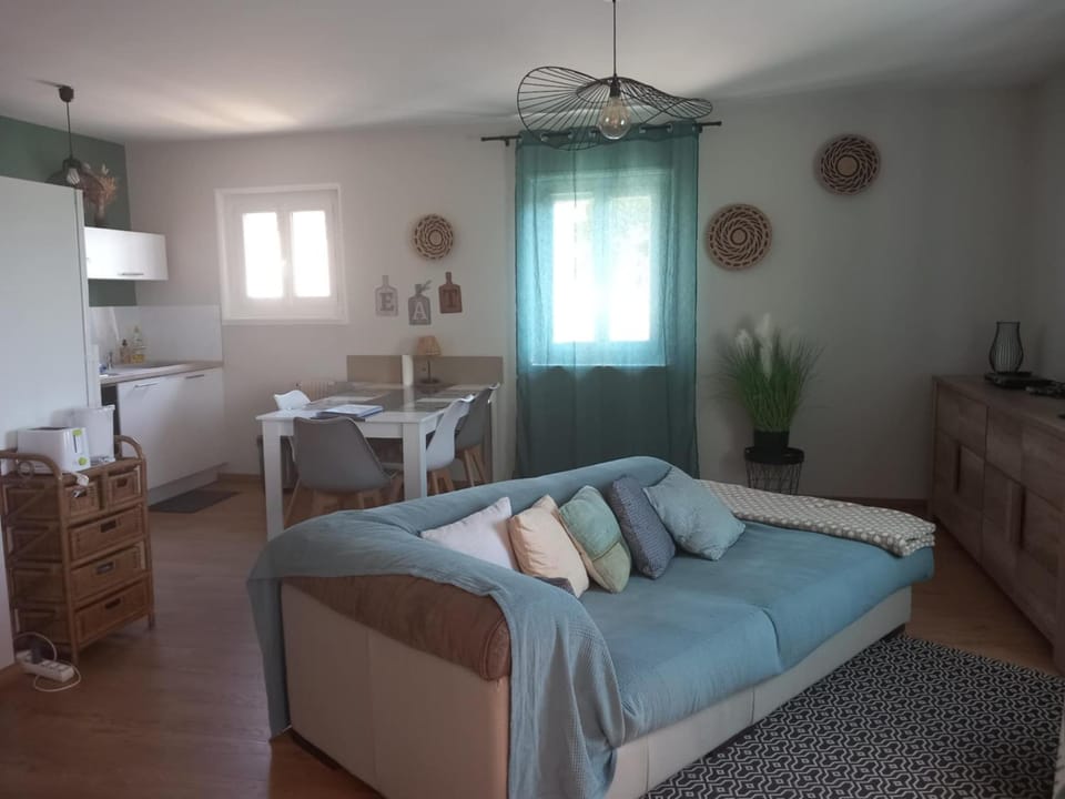 "L'Abri" massif du Mézenc, massages bien être Apartment in Auvergne-Rhône-Alpes