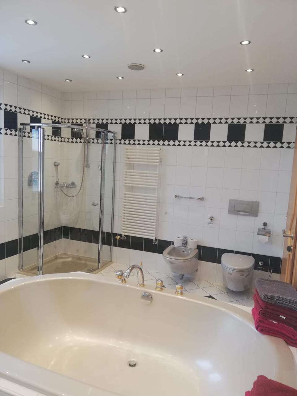 Shower, Toilet, Bathroom, Bath