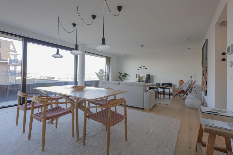 Living room, Seating area, Dining area