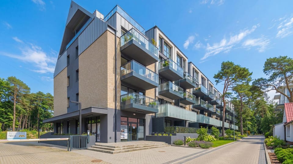 Property building, Day