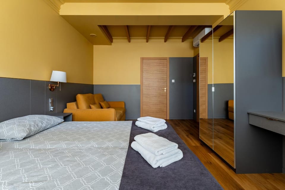 Bed, Photo of the whole room