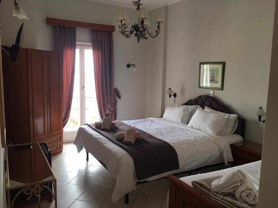 Aegli Hotel in Decentralized Administration of the Aegean
