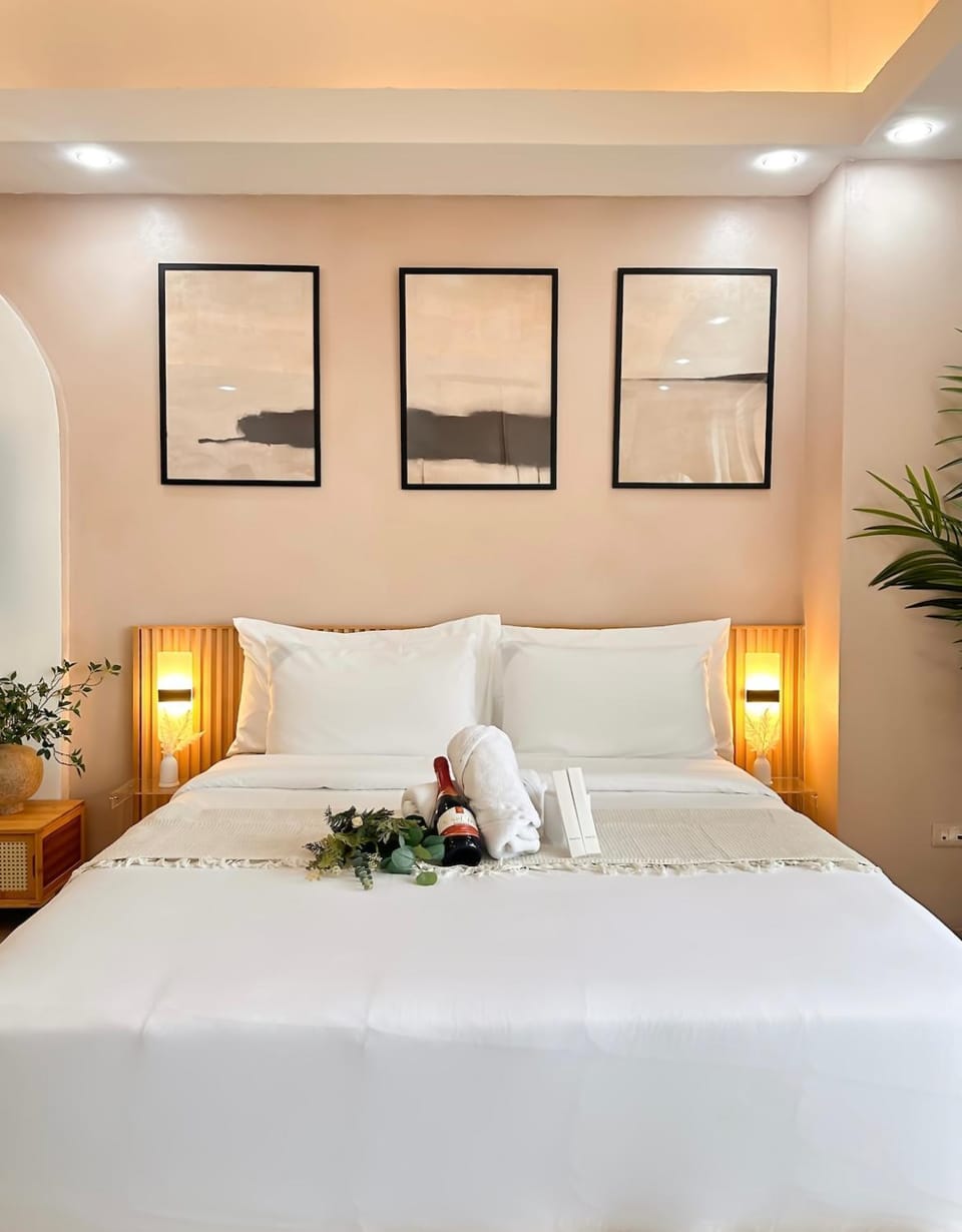 Exquisite Japandi at Venice with Grand Canal view Apartment in Makati