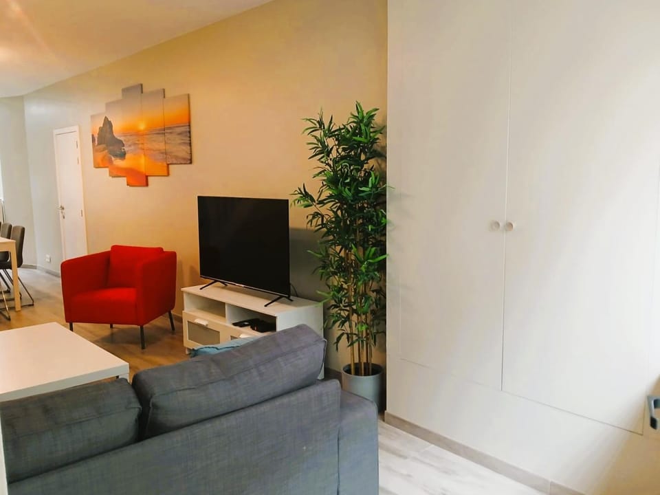 Property building, Seating area