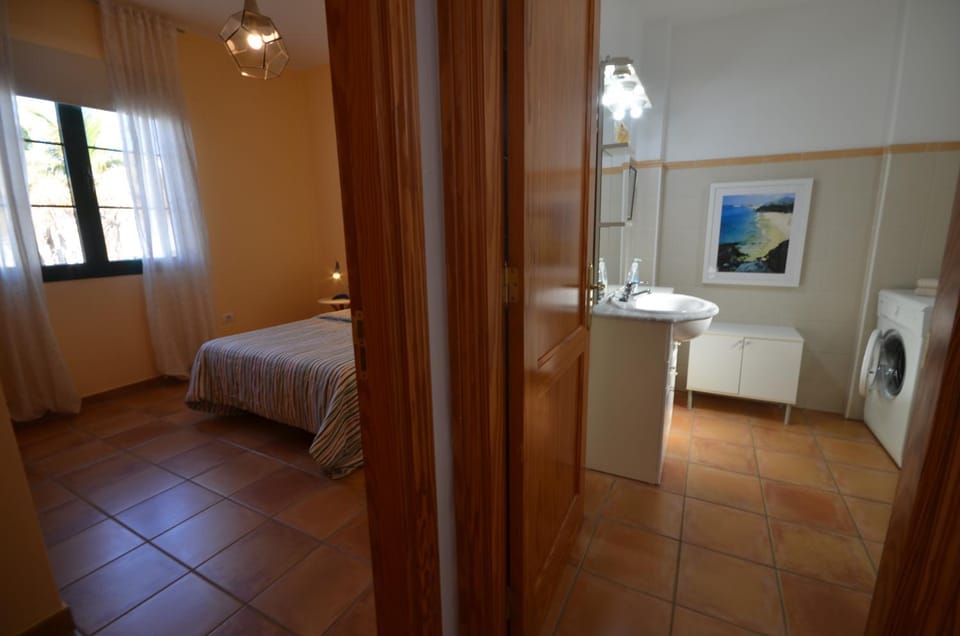Bed, Bathroom, Bedroom