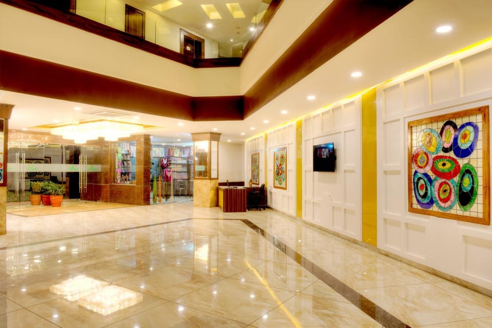 On-site shops, Lobby or reception