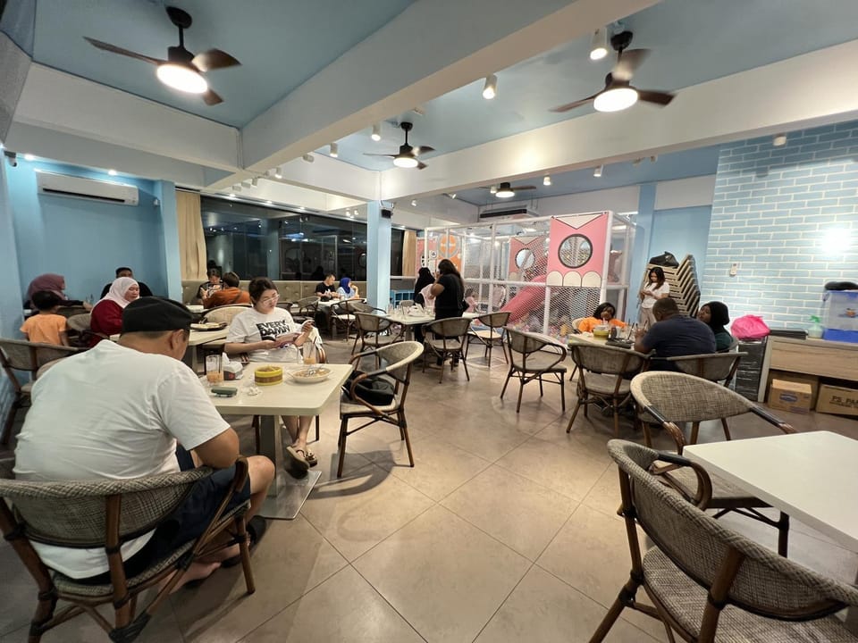 Restaurant/places to eat, Children play ground