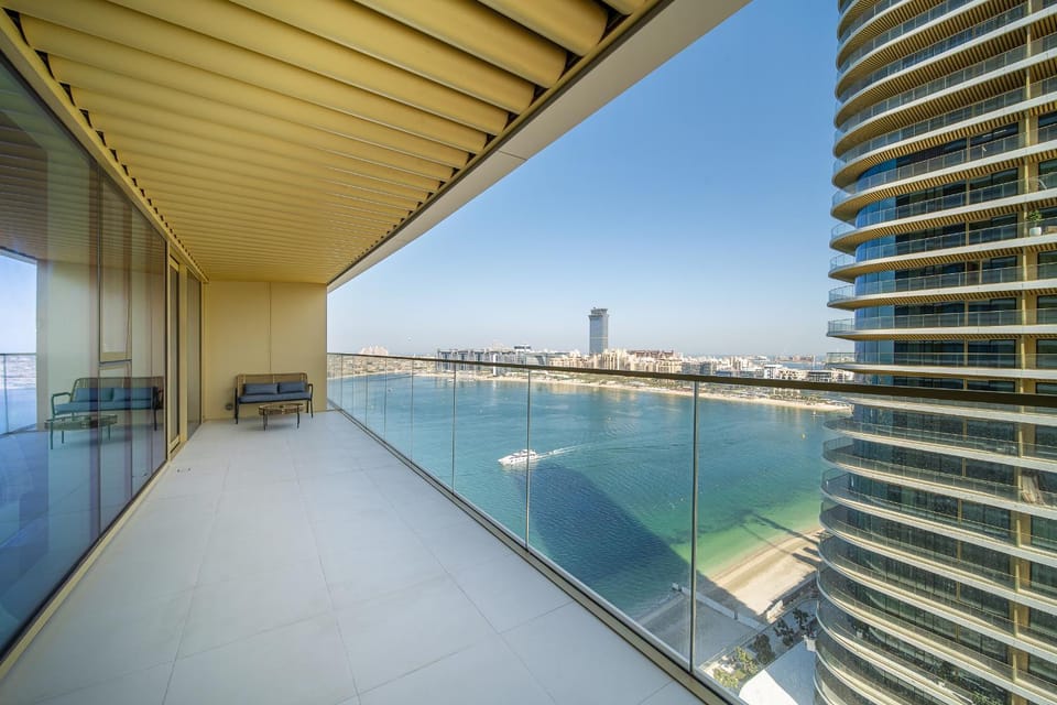 Grand Bleu 02 - LIMITED OFFER! Stylish Waterfront Bliss 2BR for 5 Apartment in Dubai