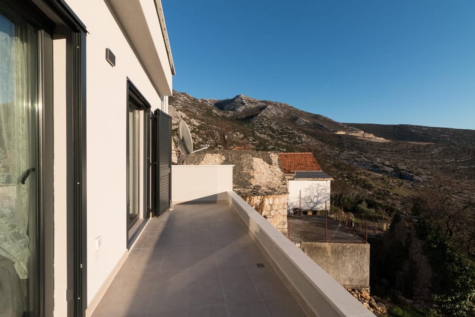 Villa O'Zrna Villa in Šibenik-Knin County, Croatia